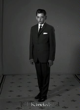 Andersson Sven Olof Hallingeberg Kisa
raja  
Andersson Sven Olof Hallingeberg  
Porträtt-Man Konfirmationsfoto   

Nyckelord: Andersson Hallingeberg