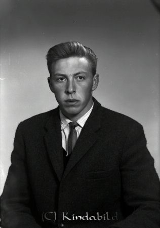 Sivert Karlsson Barklyckan
raja  
Sivert Karlsson Barklyckan
Porträtt-Man

raja
Sivert Karlsson , son till Gustav och Alice Karlsson, gift med Maj-Britt.
 Två barn Björn och Marie.
 Källa: Studiegruppen hembygdasgården 
Nyckelord: Karlsson Barklyckan