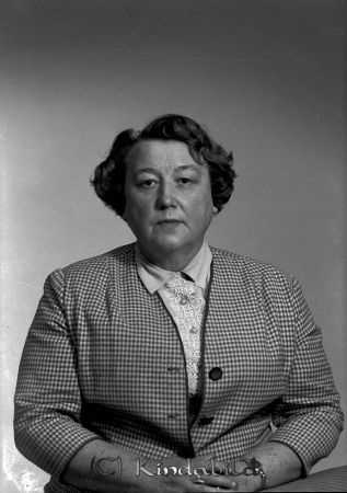 Dagmar Jonsson Kisa
raja
Dagmar Jonsson Kisa
Porträtt-Kvinna 

raja
Dagmar född Botvidsson 1902 i Gammalkil
Dagmar Jonsson var gift 1950 med Thord Jonsson. Hon var lärare i Skördefalls skola och sedan i Kisa. Hon dog 1963 i Kisa.
Källa: Sv dödbok
Källa: Gerd Pettersson

Nyckelord: Jonsson Kisa