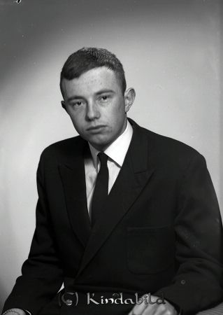 Gunnar Söderström
Gunnar Söderström

pim
Porträtt-Man

raja
Gunnar Södertörn, son till häradsdomare Christian Julius Söderström. Han hade ämbetet i Kinda - Ydre domsaga 1939-1962.
Han avgick med pension 1962 och blev den siste ordinarie häradshövdingen i domsagan. 
Källa : En bok om Kisa socken del 3 
Källa: Gerd Pettersson

Nyckelord: Söderström Kisa