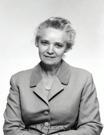 Margit Skiöld
Margit Skiöld

pim
Poträtt-kvinna
Nyckelord: Skiöld Kisa