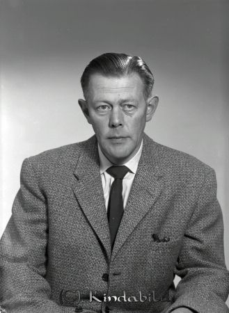 Arvid Järnland Rimforsa
ibfr
Arvid Järnland Rimforsa
Porträtt-Man

raja
1954 startade han affärsföretaget Rimforsa Byggnadsvaror i Gästgivaregårdens ladugård.
Företaget överläts till RIMAB, Rimforsa Byggen AB 1981. 
Källa: Rimforsa 
Källa: Gerd Pettersson

Nyckelord: Järnland Rimforsa