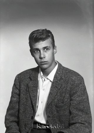 Bill Brinkeback Kisa
ibfr
Bill Brinkeback Kisa
Porträtt-Man

raja
Billy Brinkeback var född 1943 i Norrköping. Han arbetade på olika bilverkstäder i Kisa och bodde i Mjölsefall en tid. 1970 bor han i Stockholm.
 Källa: Studiegruppen hembygdsgården 
Nyckelord: Brinkeback Kisa
