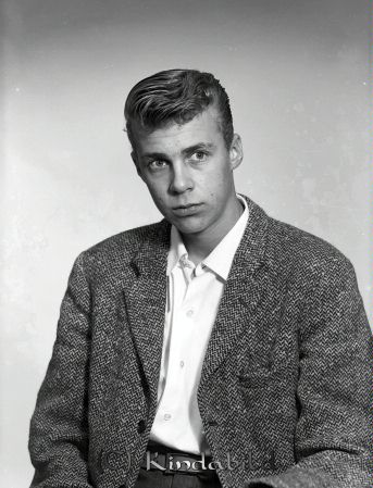 Bill Brinkeback Kisa
ibfr
Bill Brinkeback Kisa
Porträtt-Man
Nyckelord: Brinkeback Kisa