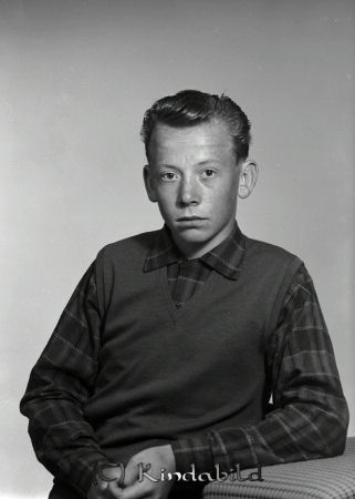 Leif Kjäll Jungstorp Ulrika
ibfr
Leif Kjäll Jungstorp Ulrika
Porträtt-Man

raja
Leif Kjäll, son till Olle Kjäll, arrendator i Ljungstorp �?mtefall.
Leif Kjäll var gift med Ingegerd Johansson från Malexander.
Bosatte sig i Vikingstad. 
Källa: Familjer och gårdar Ulrika 
Källa: Gerd Pettersson

Nyckelord: Kjäll Jungstorp