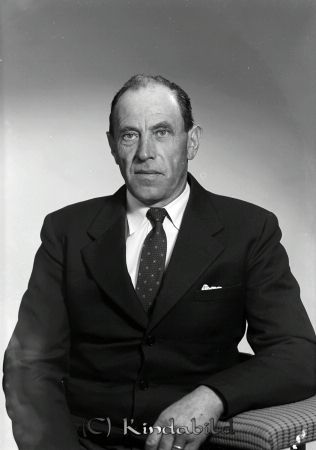 Erik Svensson Björkfors
ibfr
Erik Svensson Björkfors
Porträtt-Man
Nyckelord: Svensson Björkfors
