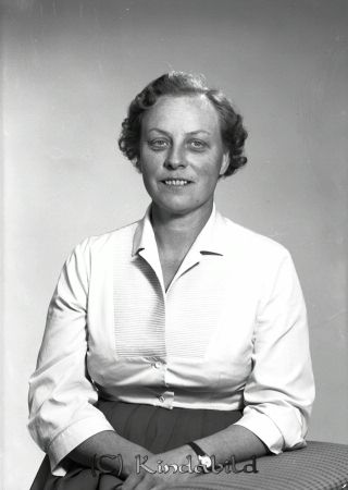 Göta Svensson Kisa
gepe
Göta Viola Lovisa Svensson född 1910 i Kisa gift 1940 med Harry Vilhelm Svensson född 1910 i Skeby Skaraborgs län.
Nyckelord: Göta Svensson Kisa