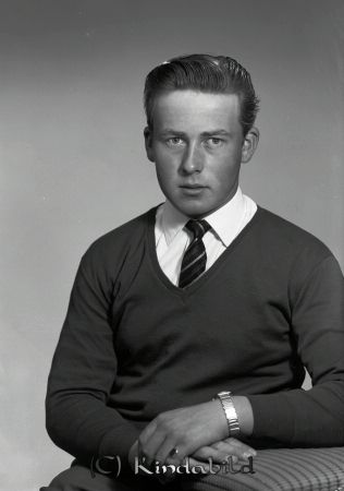 Yngve Andersson Tidersrum
gepe
Yngve Andersson �?rtomta Tidersrum född 1943 i Kisa.
Nyckelord: Yngve Tidersrum