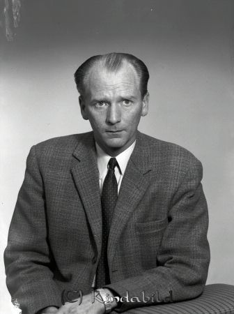Gösta Wallin Kisa
gepe
Bankkamrer Knut Gösta Wallin född 1921 i Ström Jämtlands län. Död 1993 i Kisa.
Källa: Sv dödbok
Nyckelord: Wallin Kisa