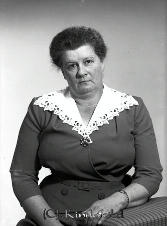 Lisa Andersson
Lisa Andersson

pim
Porträtt-kvinna
Drev Stenåkra Pensionat i Ulrika tillsammans med maken Oscar

raja
De hade en son Bertil som drev värdshuset vidare och utvecklade verksamheten.
Källa: Gerd Pettersson

Nyckelord: Andersson Ulrika