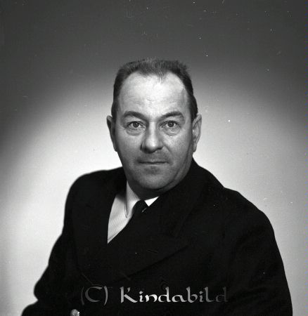 Torsten Björk
Torsten Björk

pim
Porträtt-man

raja
Torsten Björk var född 1912 i �?rtomta socken. Han gifte sig med Britta Johansson i Hagsdal �?rtomta född 1918.
 Barn: Sten, Peter och en dotter.
 Källa: Studiegruppen hembygdsgården 
Nyckelord: Björk Kisa