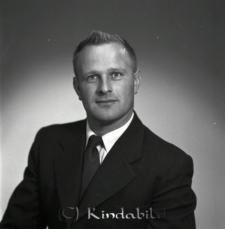 Rune Lind
Rune Lind

pim
Porträtt-man
Nyckelord: Lind Kisa