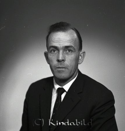 Karl-Erik Savbäck
Karl-Erik Savbäck

pim
Porträtt-man
Nyckelord: Savbäck Kisa
