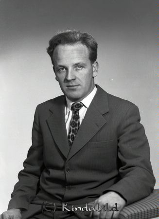 Tage Axelsson Sommenäs Svalsjö
raja
Tage Axelsson Sommenäs  
Porträtt-Man

raja
Tage Axelsson, son till Rikard och Elin Axelsson Gerarp. Hade en bror Martin.
 Gift med Gun född Larsson, dotter till Hugo och Gunhild Larsson.
 Källa: Studiegruppen hembygdsgården 
Nyckelord: Axelsson Sommenäs