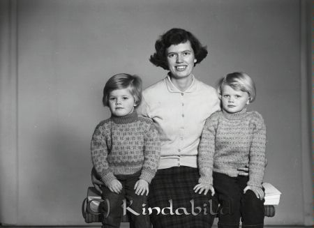 Fru Axelsson Sommenäs Kisa
raja
Axelsson Sommenäs Kisa
Familjeporträtt

Nyckelord: Axelsson Sommenäs