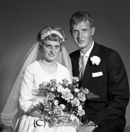 Göran Olsson Mjölsefall
gepe
Brudpar
Göran ioch Berit Olsson Mjölsefall
Nyckelord: Olsson Mjölsefall