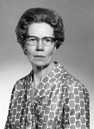 Ingeborg Hansson Holmströms Pensionat Kisa
gepe
Portträtt Kvinna
Ingeborg Hansson Holmströms Pensionat Kisa

raja
Ingeborg Hansson var mor till Inger som arbetade på Kisa apotek och gifte sig med Tore Johansson.
Källa: Studiegruppen hembygdsgården 
Nyckelord: Hansson Kisa