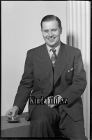 Filnamn=Falk - 7647f.jpg
Filstorlek=203KiB
Dimensioner=679x1024
Uppladdade datum=Nov 14, 2016 Falk - 7647f.jpg