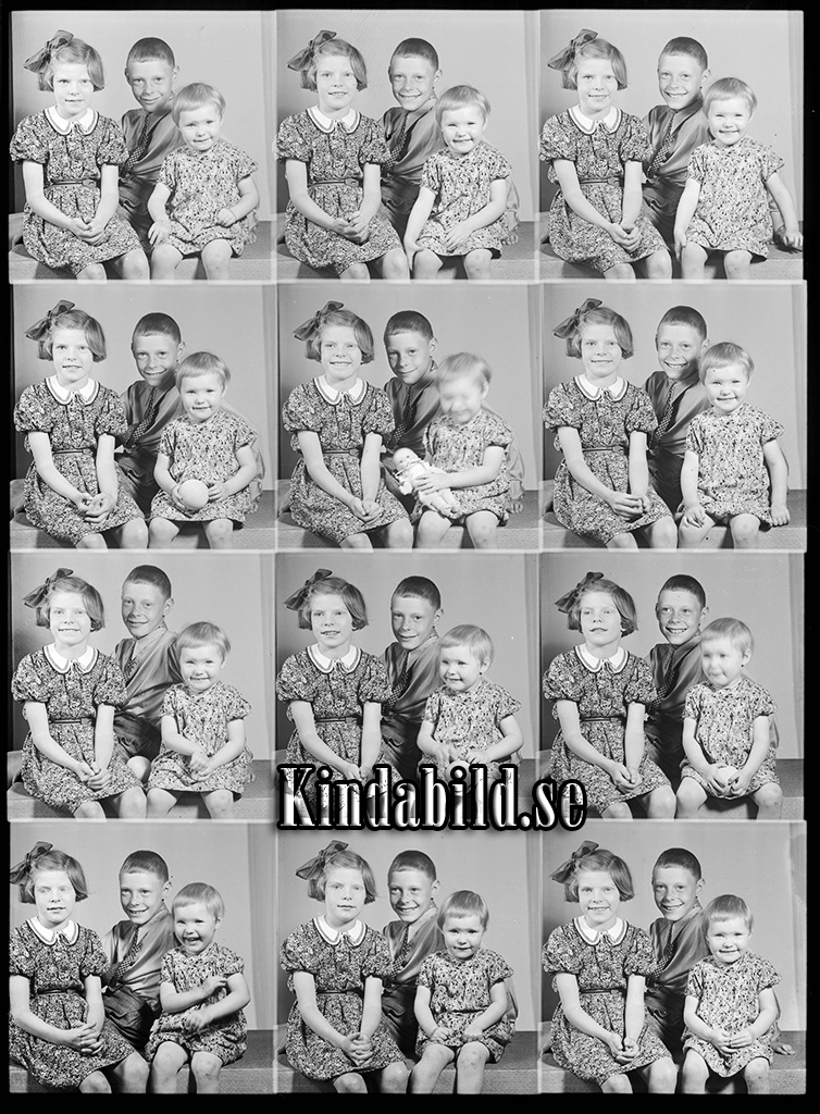 Roy, Britt o Katarina Pettersson Eriksborg Kisa
raja
Syskonskara

raja
Roy, Britt och Katarina Pettersson, barn till Lennart och Astrid Pettersson.
De är äldre syskon till Karl-Bertil Pettersson Kisa.
Källa: Folkräkning 1950 
Källa: Gerd Pettersson

Nyckelord: Pettersson Kisa