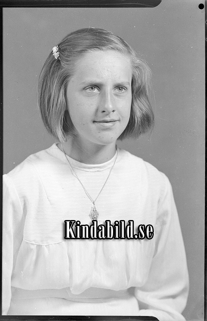Alice Svensson Hovby Västra Eneby
raja
Konfirmationsfoto
Nyckelord: Svensson Västra Eneby