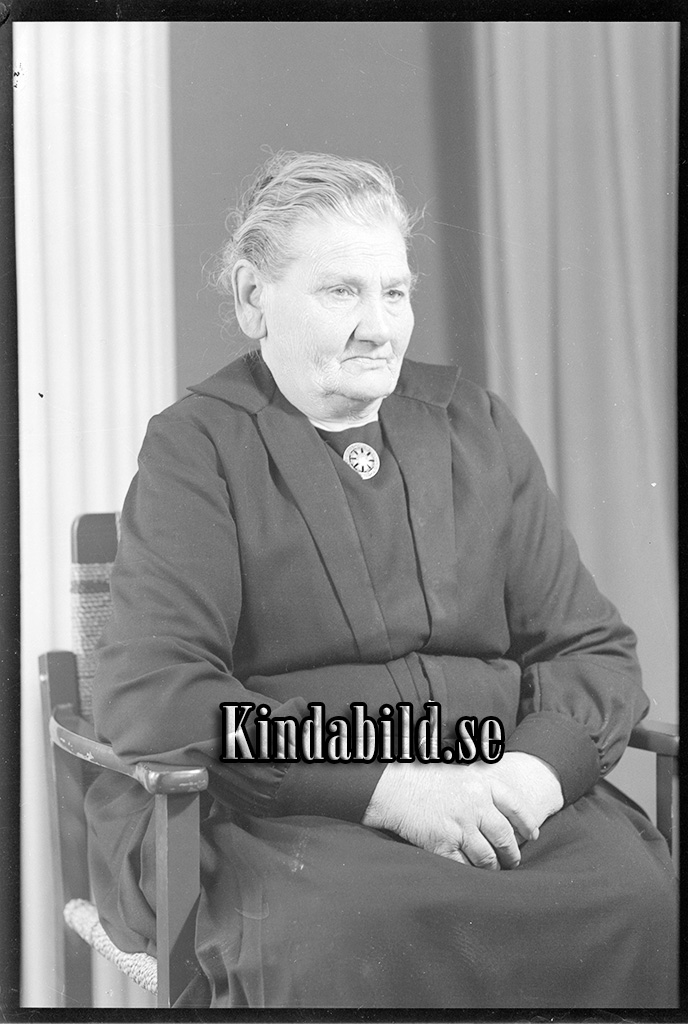 Anna Rubin Kisa
raja
Anna Rubin född 1869 i Locknevi. 
Källa: Gerd Pettersson

Nyckelord: Rubin Kisa