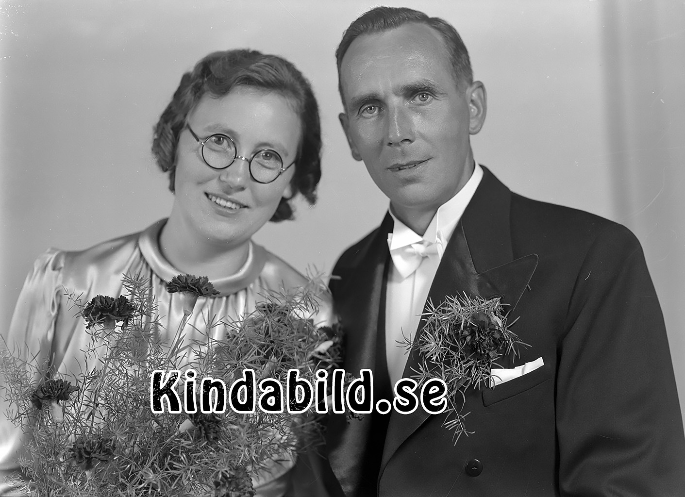 Axel Andersson Fubbetorp Kisa
raja
Brudpar. Ester och Axel Andersson.

Nyckelord: Andersson Kisa