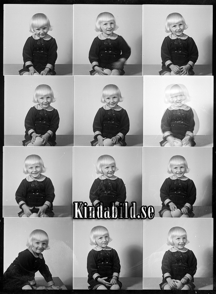 Gösta Eriksson Gårdeby Kjettilstad 
raja
Litet barn som sitter med en boll i knät
Nyckelord: Eriksson Kjettilstad