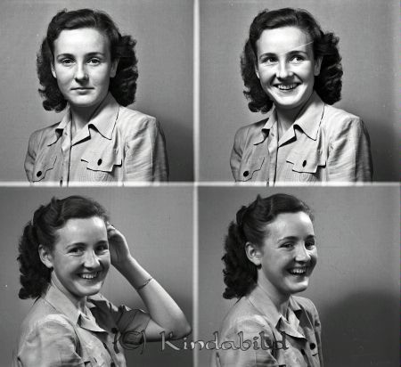 Johnsson Elsie Kisa
raja
Kvinna med axellångt mörkt lockigt hår bär en kortärmad blus med två bröstfickor.

raja
Elsie Jonsson gift Westberg född 1923 i Kisa. Arbetade på Kisa lasarett. Bodde i Sandströmshuset. Änka 1971. Död 1996 i Kisa.
 Källa: Studiegruppen hembygdsgården och Sv dödbok. 
Nyckelord: Johnsson Kisa