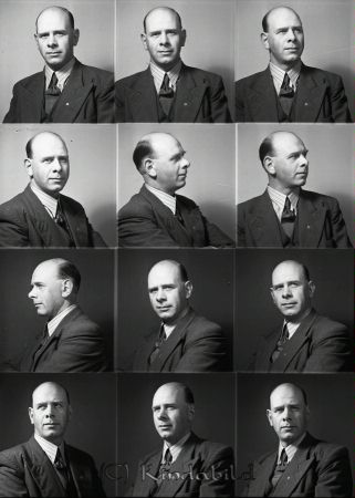 Karlsson Gustav Sjöberga Kisa
raja
Man med kal hjässa bär skjorta och slips under en kavaj. 

Nyckelord: Karlsson Kisa