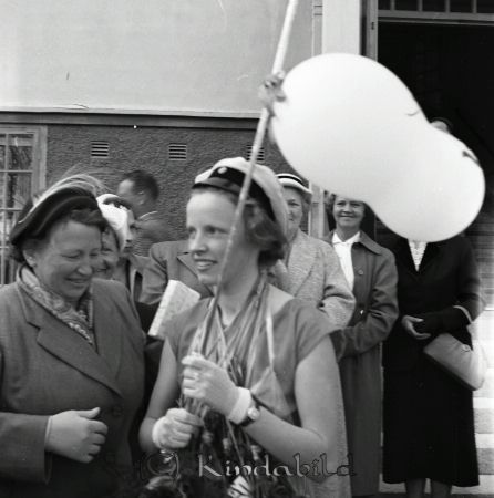 Realexamen Kisa Bygdegården Skolan
raja
Kvinna som är färdig med sina studier

raja
Eivor Johansson, Hemsjö. Till vänster modern Sigrid Johansson.
Källa: Bruno G 
Nyckelord: Skolan Kisa