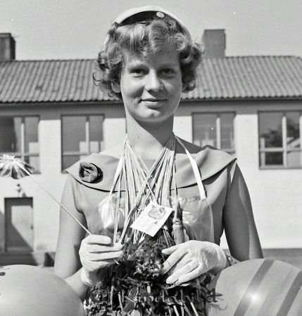 Realexamen Kisa Bygdegården Skolan
raja
Kvinna som är färdig med sina studier

raja
Barbro Jakobsson från Åstorp.
Källa: Bruno G 
Nyckelord: Skolan Kisa
