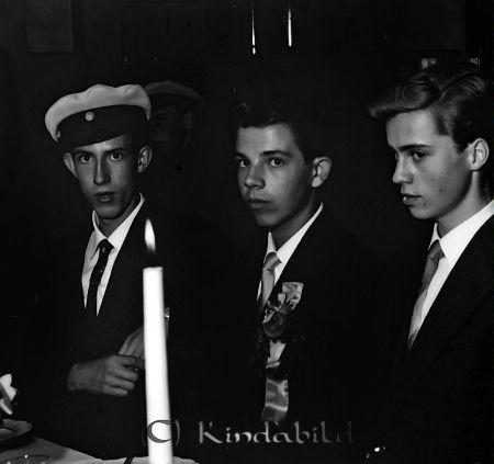Realexamen Kisa Bygdegården Skolan
raja
Realexamensfirande

raja
Från vänster Ludde Karlsson, Jan Gustavsson och Bruno Germundsson
Källa: Bruno G 
Nyckelord: Skolan Kisa