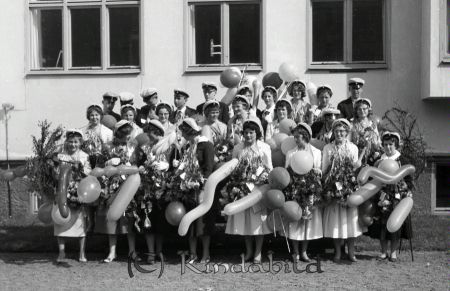 Realexamen
raja
Klassfoto troligen Stjärneboskolan

Nyckelord: Realexamen Kisa