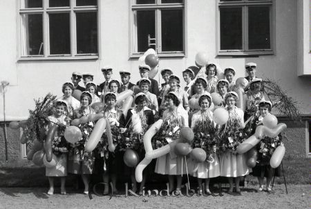 Realexamen
raja
Klassfoto troligen Stjärneboskolan

Nyckelord: Realexamen Kisa