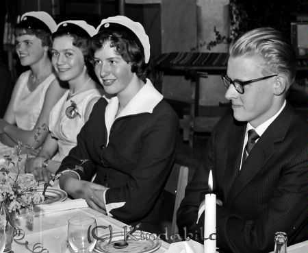 Realexamen Kisa Skolan Bygdegård
raja
Realexamensfirande

raja
Anne- Marie Nilsson, Birgitta Svensson, Birgitta Spets och Hans Pettersson. 
Källa:Birgitta

mayca
Hans Petersson född 1941-06-08, död 2020-04-05. Hans barn heter Anna, Eva, David och Linda. Källa: Dödsannonsen.
Hans syster heter Ragnhild och han var bror till fotografen Lars Petersson.


Nyckelord: Skolan Kisa