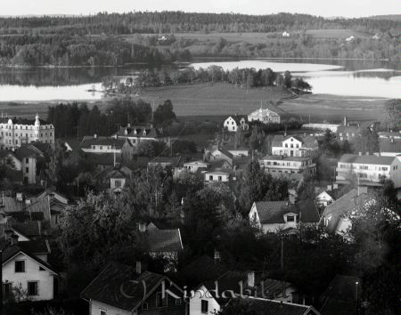 Kisavyer
raja
Foto taget från vattentornet över Kisa med Värgårdsudde och Kisasjön i bakgrunden
Nyckelord: Kommunalkontoret Kisa