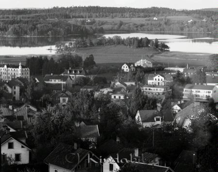 Kisavyer
raja
Foto taget från vattentornet över Kisa med Värgårdsudde och Kisasjön i bakgrunden
Nyckelord: Kommunalkontoret Kisa