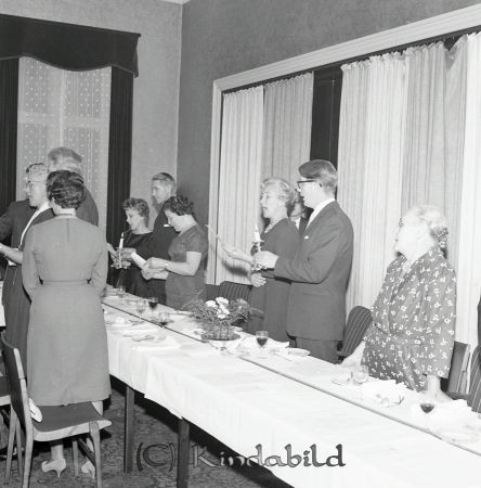 H.E Gustavsson Jägarvallen Linköping
raja
50-årsfirande med sykonen
Nyckelord: Gustavsson Linköping