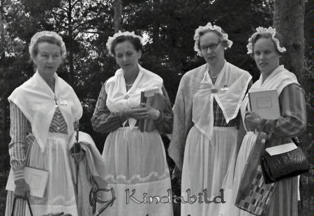 Husmodersdag Kisa
raja
Fyra kvinnor klädda i folkdräkter
Nyckelord: Husmodersdag Kisa