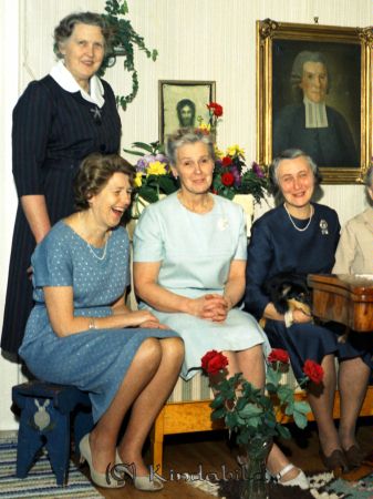 Fru Jana Holmberger Axhult Kisa
raja
Foto med fyra kvinnor
Nyckelord: Holmberger Kisa