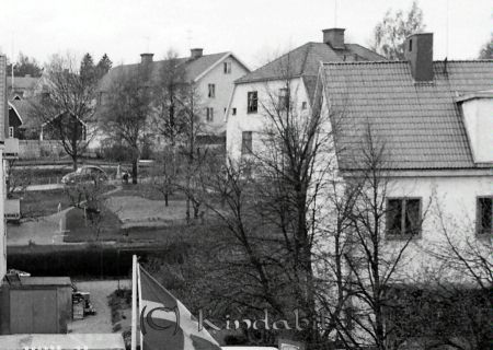 Kise Marken
raja
Rådmansgatan mitt i bild upp till Grönedegatan med Gästgiveriet i det stora huset till vänster 
Nyckelord: Marken Kise
