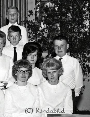 Konfirmation Kisa Kyrka Kisa
raja
Konfirmationsfoto

raja
Rad nr 2 i mitten Ann-Britt Carlsson 
Källa: Gerd Pettersson

raja
Längst bak är Staffan Sundberg. Framför finns Gunnar Hansson.
Till höger om Ann-Britt finns Christer Gustafsson.
Längst fram till höger är Annika Ceedigh. 
Källa: Staffan Edstrand

Nyckelord: Kyrka Kisa