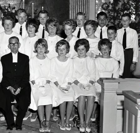 Konfirmation Kisa Kyrka Kisa
raja
Konfirmationsfoto

raja
Kyrkoherde Gustav Skiöld 
Källa: Gerd Pettersson

Nyckelord: Kyrka Kisa