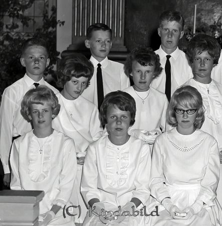 Konfirmation Kisa Kyrka Kisa
raja
Konfirmationsfoto

raja
Mellersta raden fr vänster Kerstin Brorsson och Gunilla Ernemar.
Källa: Gerd Pettersson

raja
Fram vänster är Margareta Rydell och till höger är det Gun Karlsson 
Källa: Staffan Edstrand

raja
Raden längst fram från vänster: Margaretha Rydell, Majken Envall och till höger Ingegerd Ekberg 
Källa: careng

Nyckelord: Kyrka Kisa