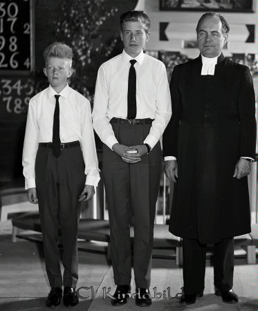 1963 års Konfirmander Tidersrum
raja
Konfirmationsfoto

raja
Prästen Ebbe Ekö 1904-1965 
Källa: Gerd Pettersson

Nyckelord: Konfirmander Tidersrum