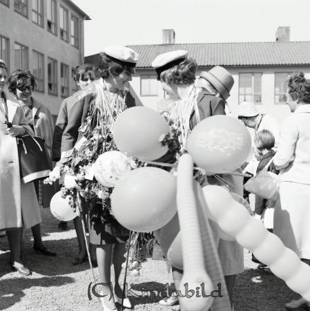 Realexamen 1963 A-klass
raja
Kvinnor som är färdiga med sina studier


Nyckelord: Realexamen Kisa