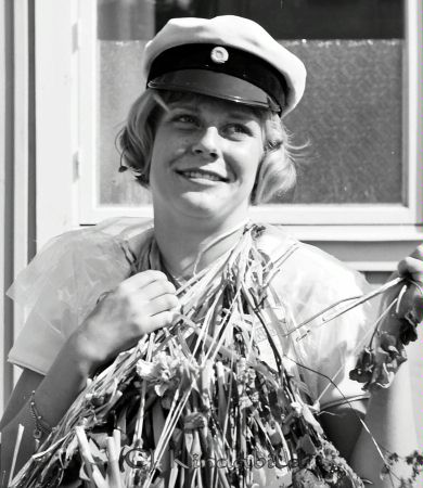 Realexamen 1963 A-klass
raja
Kvinna som är färdig med sina studier


Nyckelord: Realexamen Kisa