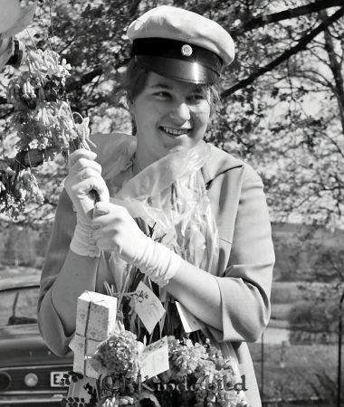 Realexamen 1963 A-klass
raja
Kvinna som är färdig med sina studier


Nyckelord: Realexamen Kisa