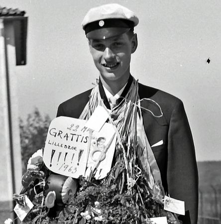 Realexamen 1963 A-klass
raja
Man som är färdig med sina studier


Nyckelord: Realexamen Kisa