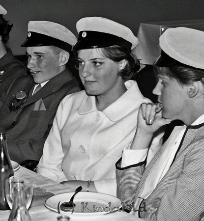 Realexamen 1963 A-klass
raja
Realexamenfirande i Folkets Hus
Nyckelord: Realexamen Kisa